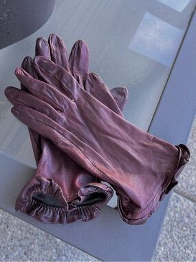 Vintage Leather Gloves in Oxblood